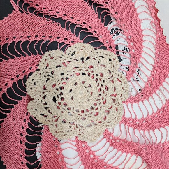 Lot of Battenburg and Crochet Linen Doilies Pillow Cover Bread Warmer VTG - Picture 4 of 12